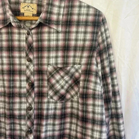 Blue Mountains size Large plaid flannel. Long sleeve button down. - Picture 3 of 8